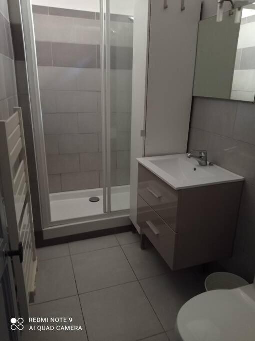 Appartement Au Coeur Du Village Санари-сюр-Мер Экстерьер фото