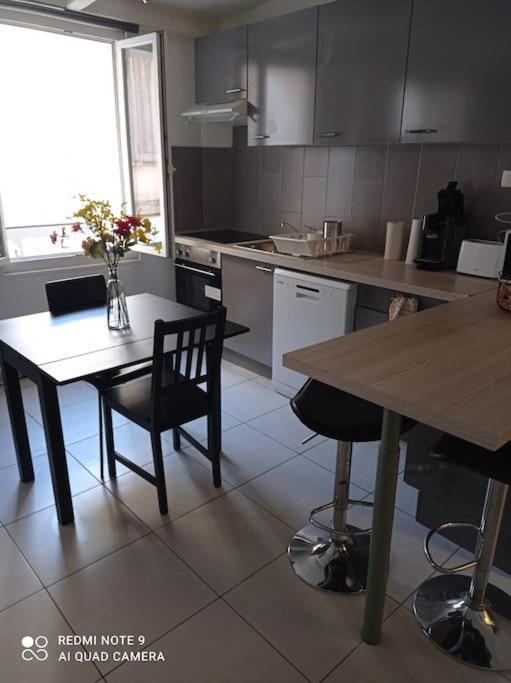 Appartement Au Coeur Du Village Санари-сюр-Мер Экстерьер фото
